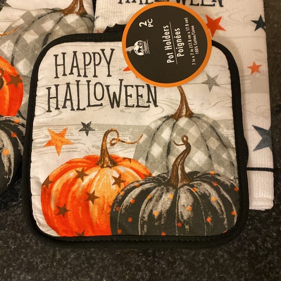 NEW! Halloween Kitchen Towel Set - Picture 2 of 8